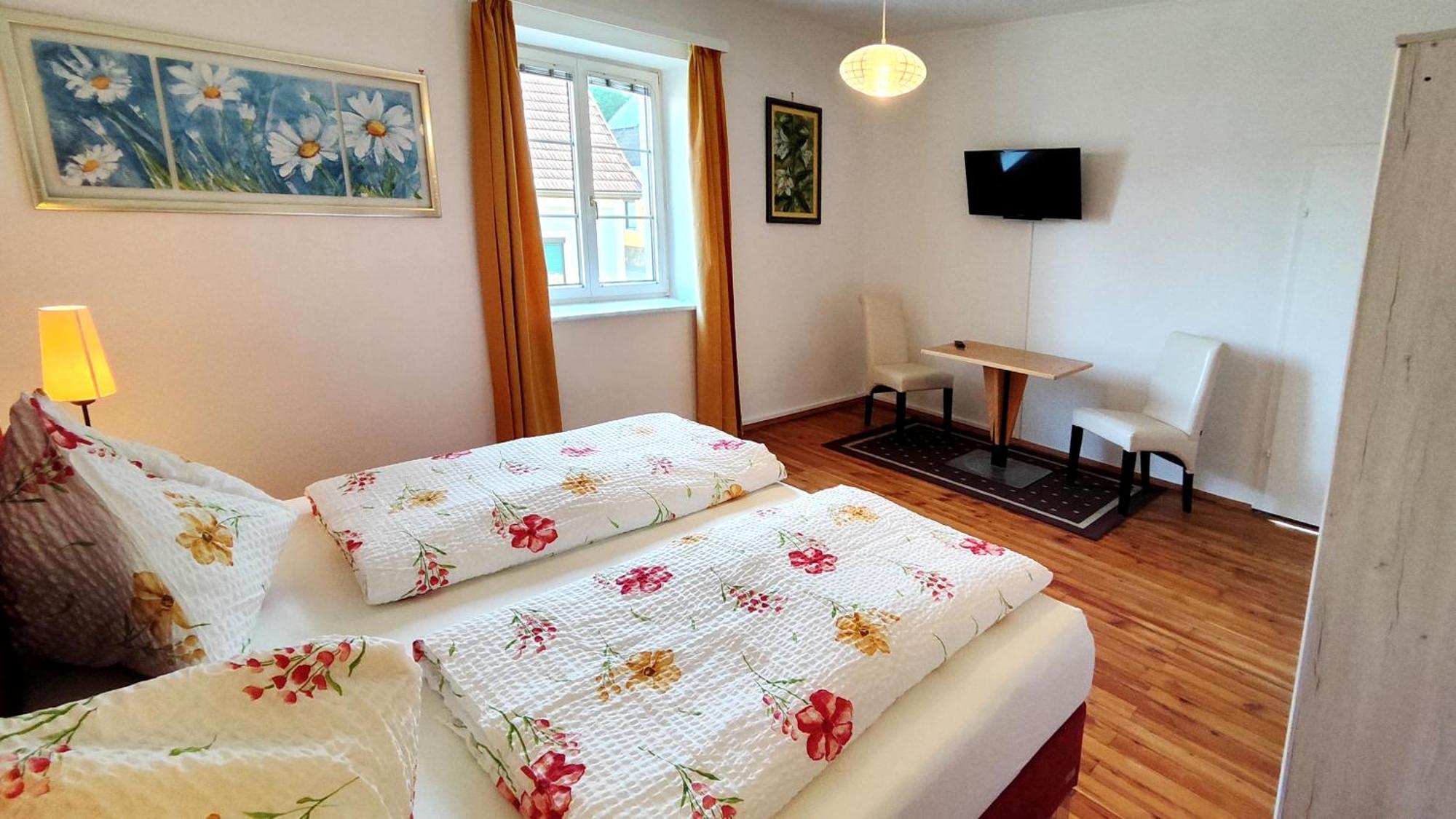 Ferienwohnung Stelzl Sankt Johann im Saggautal Bagian luar foto